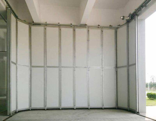 Chiny Boczne przesuwne izolowane drzwi garażowe 25m / S z wizyjnymi oknami i furtką dostawca
