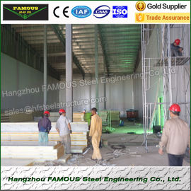 Chiny Ocynkowane izolacyjne panele dachowe ocynkowane na zimno Drzwi obrotowe CE / COC dostawca