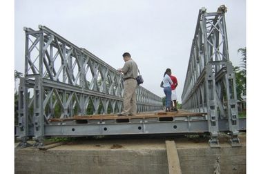 Chiny Niestandardowa stabilność na pokładzie drewna Stalowy most Bailey / przenośny mostek stalowy CB100, CB200 dostawca