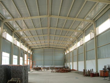 Chiny Przenośna wytrzymała konstrukcja prefabrykowana, lekka konstrukcja stalowa Shed Barn dostawca