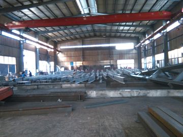 Chiny Konstrukcje stalowe Konstrukcje stalowe przemysłowe prefabrykowane dachem dostawca